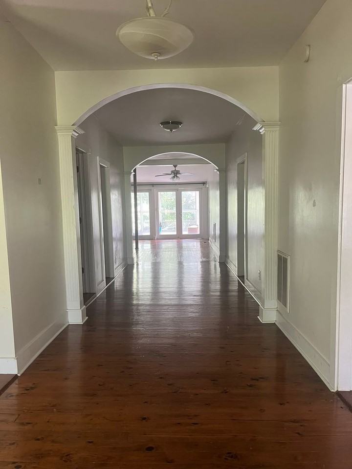 123 Pond Dr - Photo 2 of 19
