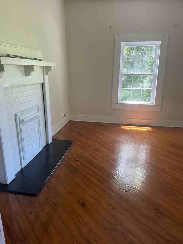 123 Pond Dr - Photo 4 of 19