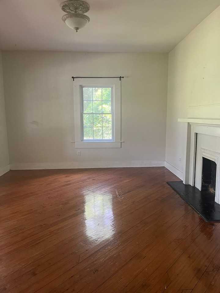 123 Pond Dr - Photo 5 of 19