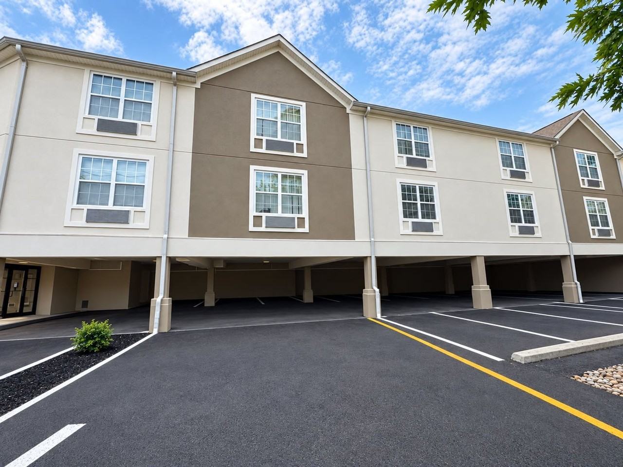 Riverside Apartments - Photo 7 of 7