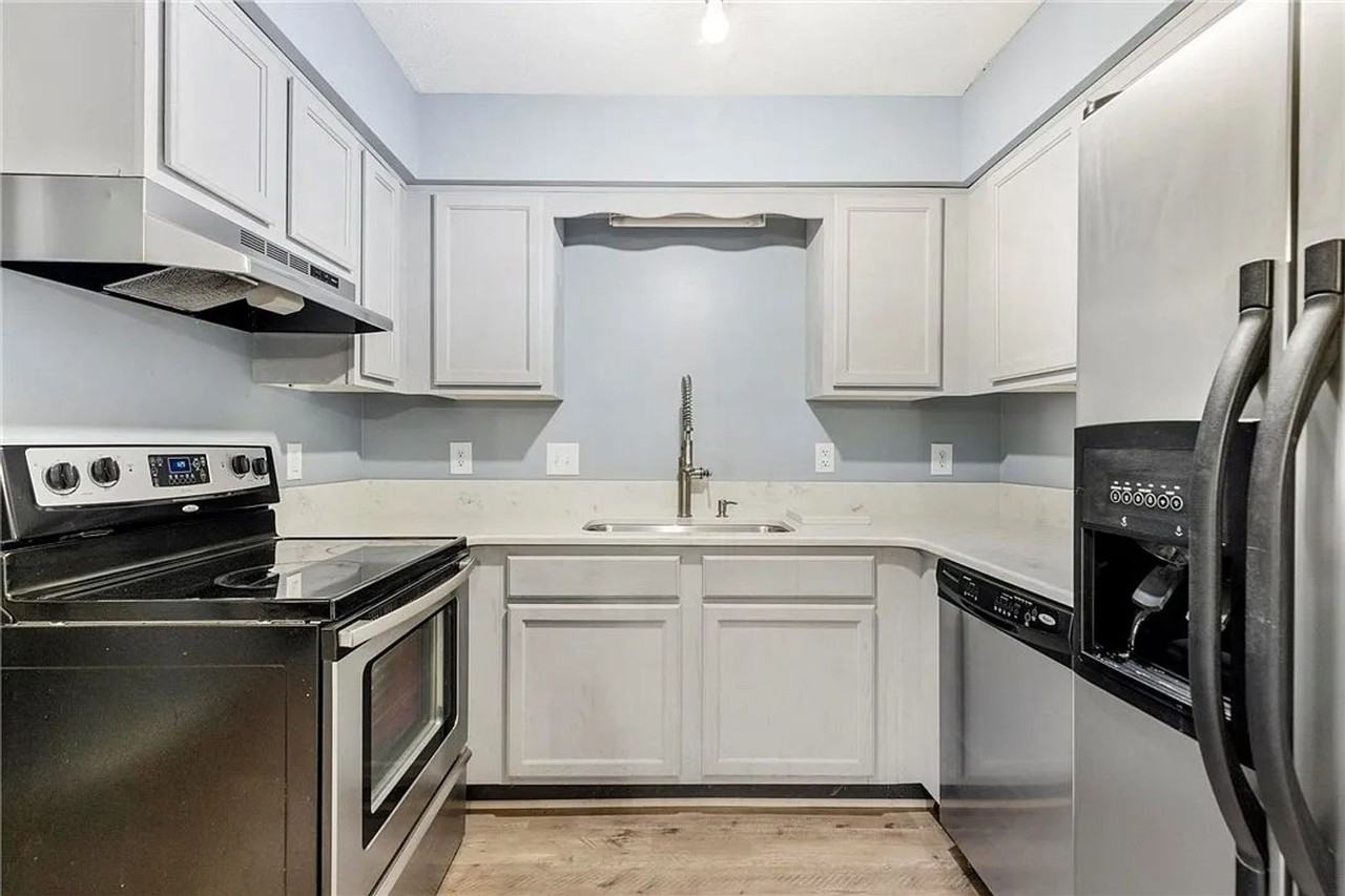 1094 Chinook St - Photo 5 of 12