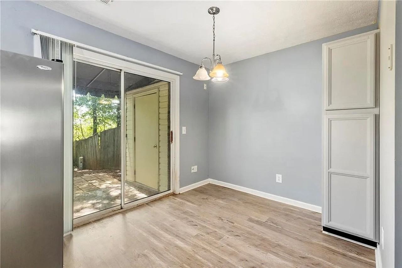 1094 Chinook St - Photo 6 of 12