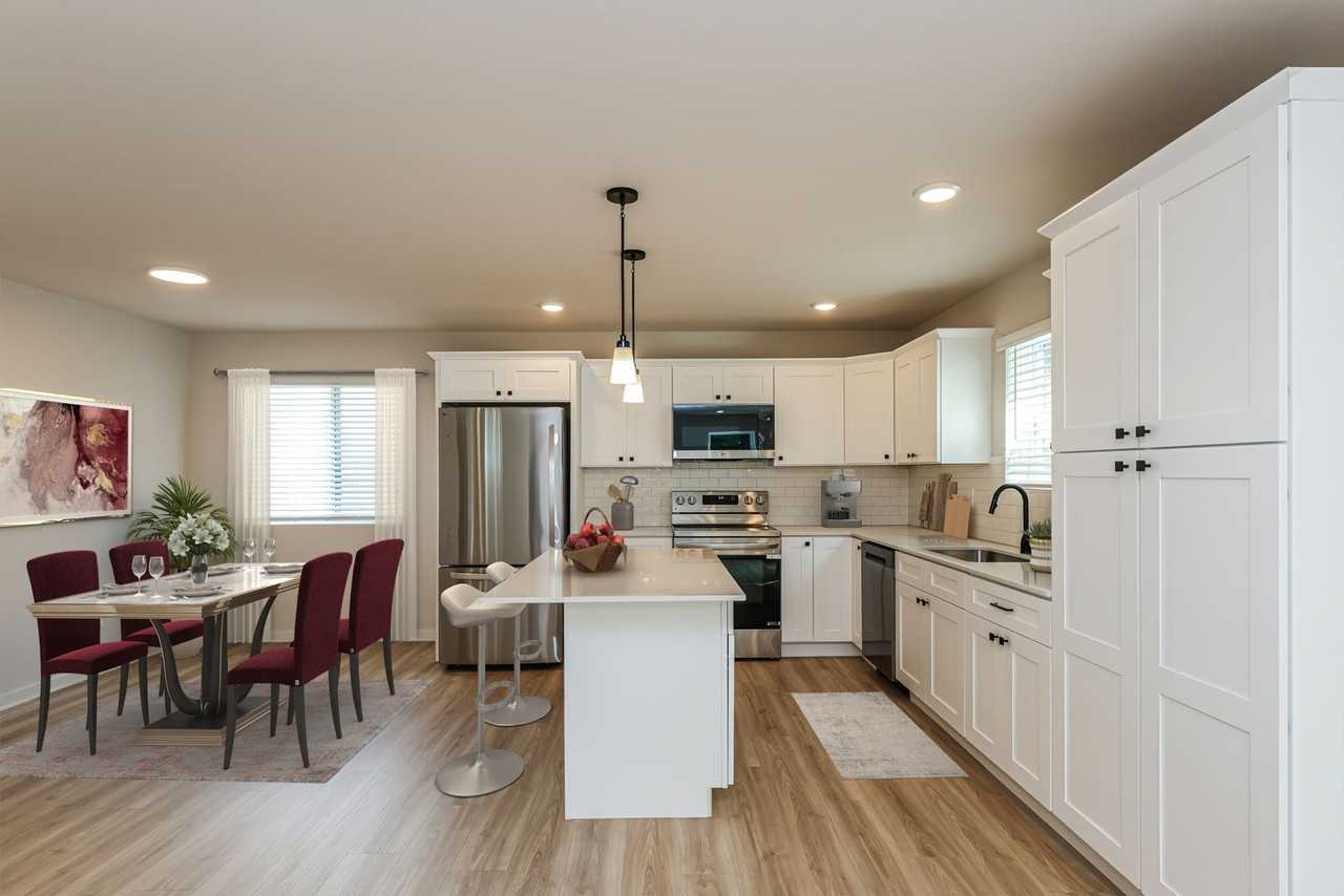 8166 Crestbrook Ct - Photo 4 of 29