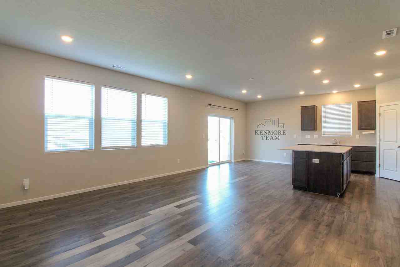 7982 Ranchland Ln - Photo 5 of 24