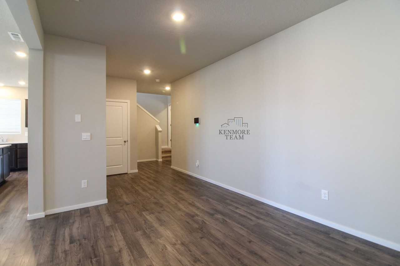 7982 Ranchland Ln - Photo 7 of 24