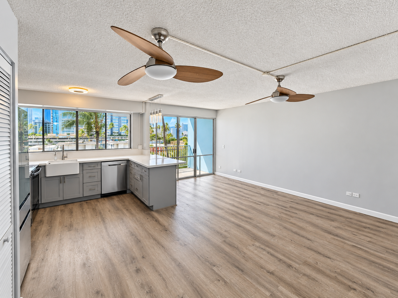 439 Keoniana St #503 - Photo 3 of 14