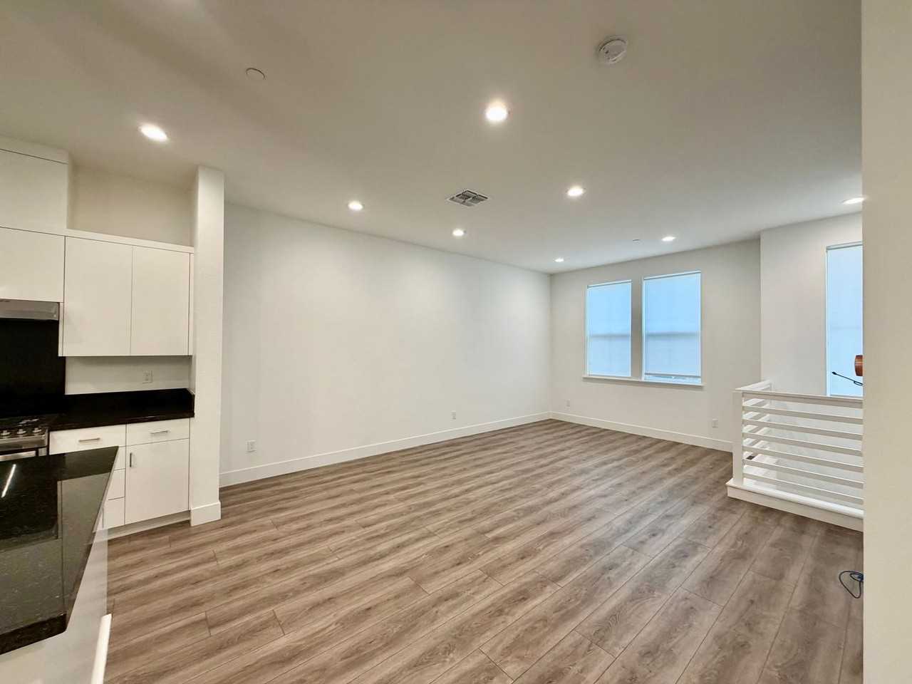37316 Suncrest St - Photo 5 of 16