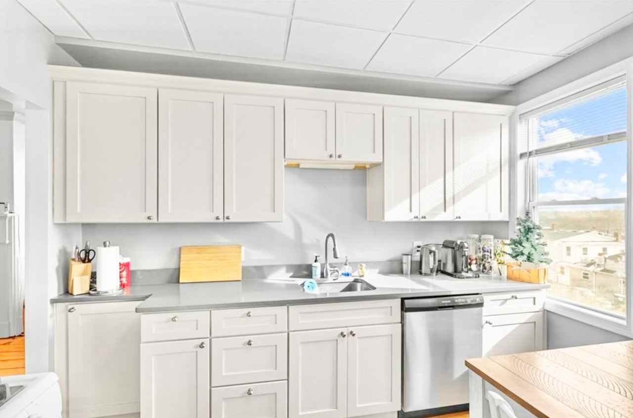 154 Peirce St - Photo 2 of 16