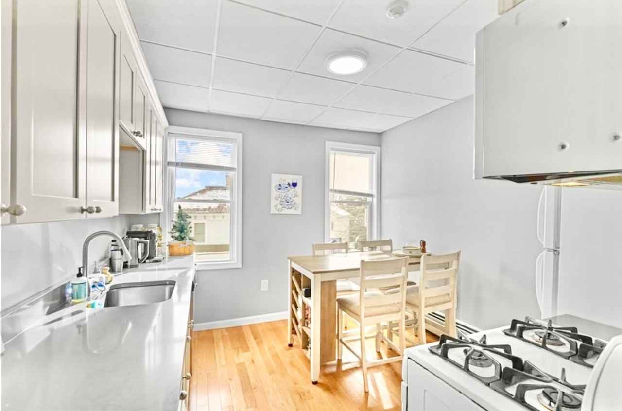 154 Peirce St - Photo 4 of 16