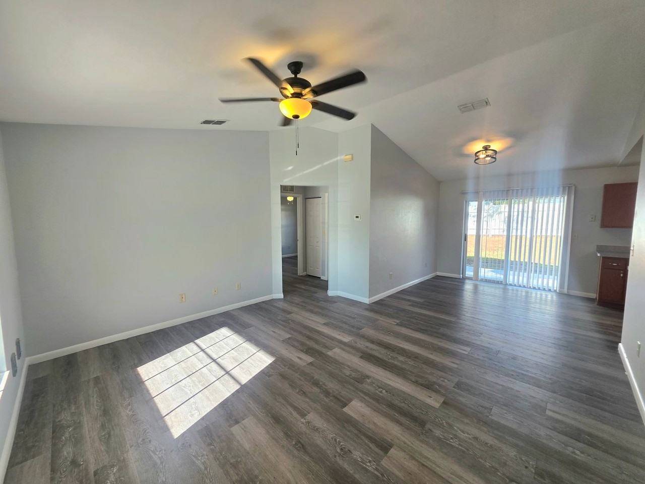 7 Dogwood Ct - Photo 5 of 25