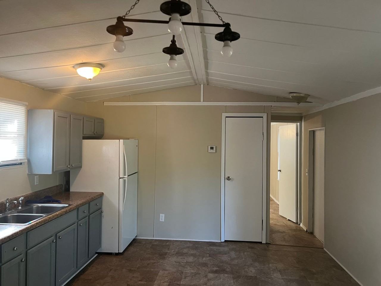 401 401 Griffin Road - Photo 4 of 15