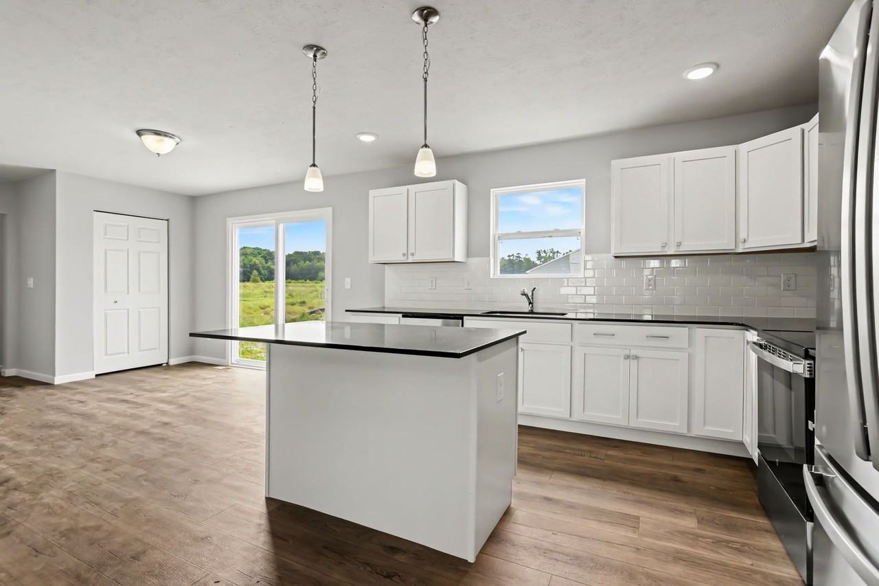 3990 Sugarsand Ln - Photo 5 of 23