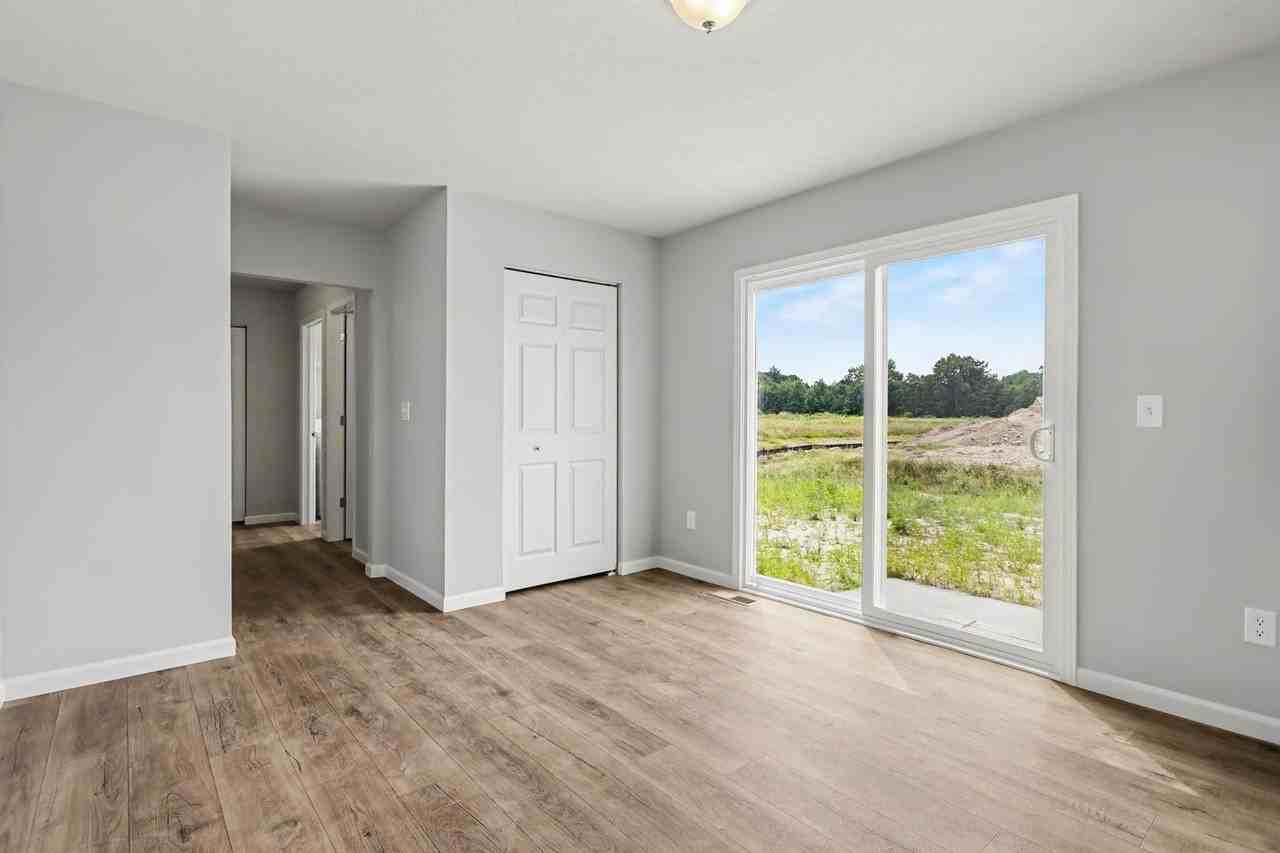 3990 Sugarsand Ln - Photo 7 of 23