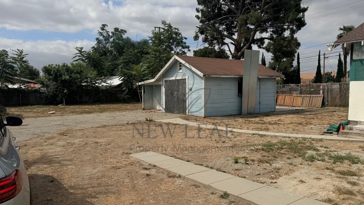 11308 Elliott Ave - Photo 3 of 44