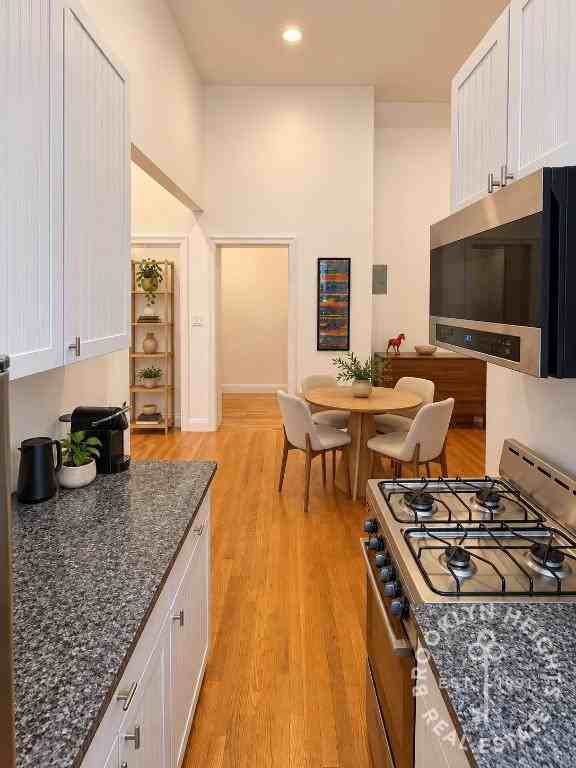 143 Montague St #2R - Photo 6 of 8