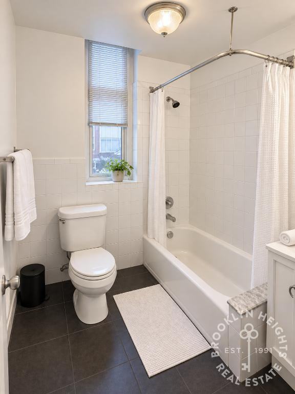 143 Montague St #2R - Photo 7 of 8