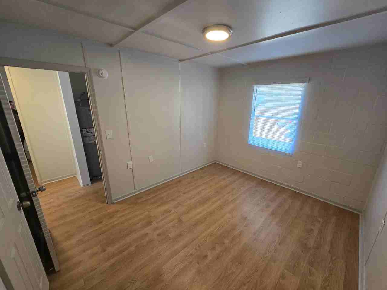 2624 16th Ave - Photo 4 of 6
