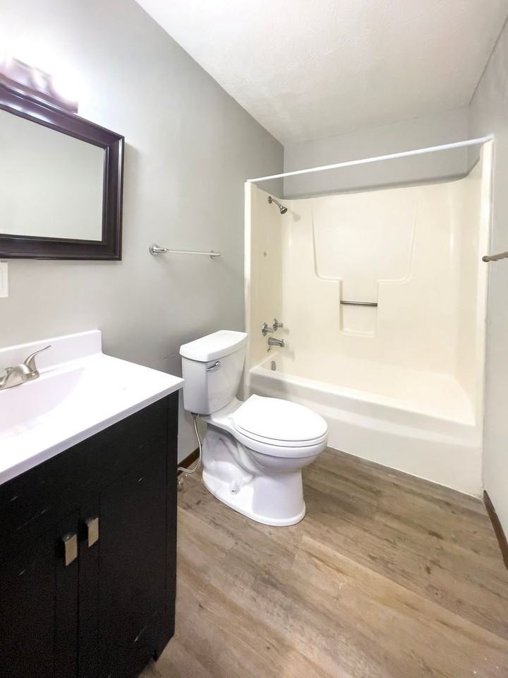 2213 E Memorial Dr #24 - Photo 6 of 9