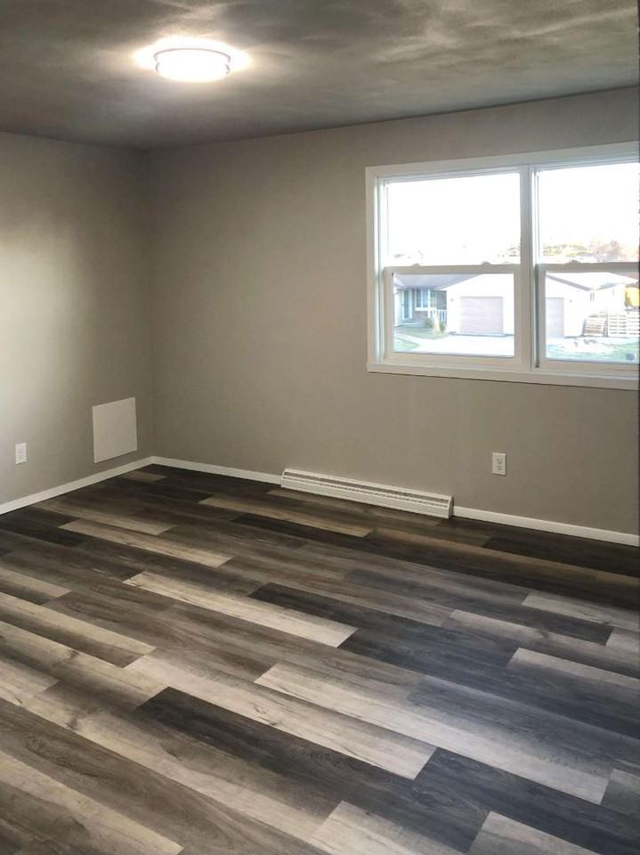2342 W Glendale Ave - Photo 6 of 16