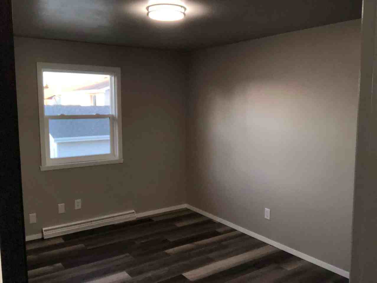 2342 W Glendale Ave - Photo 7 of 16