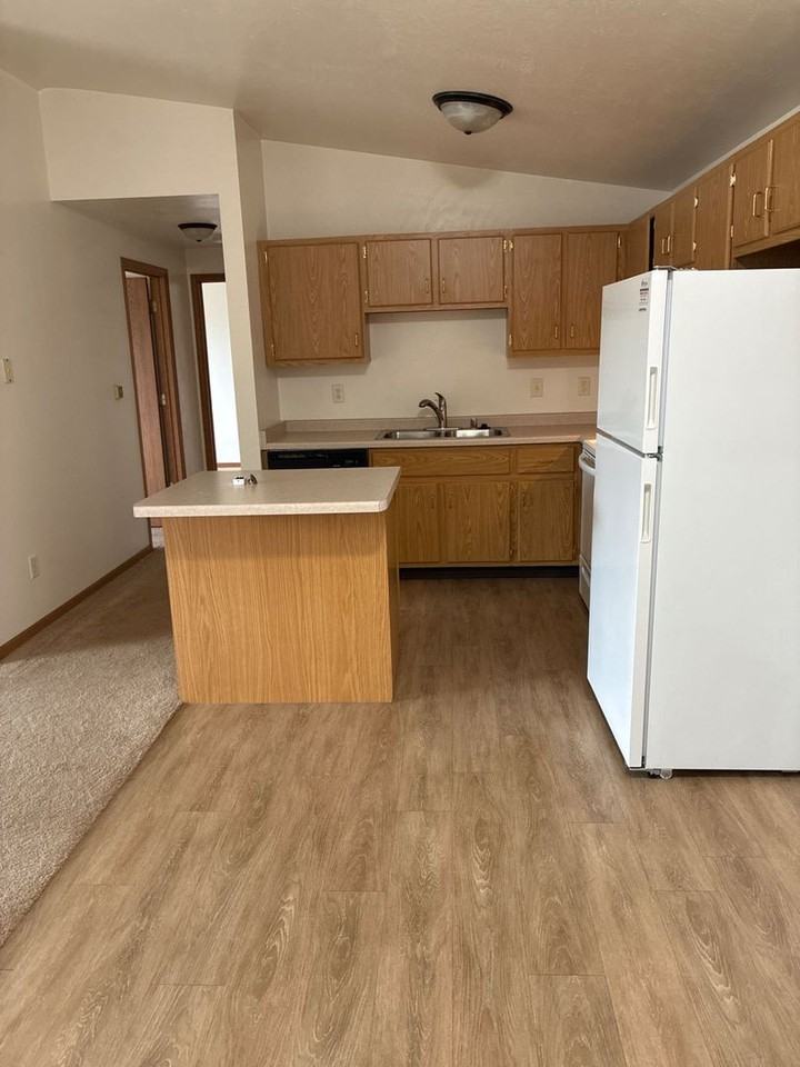 Meet your new home at Stone Ridge Estates in Neenah! - Photo 3 of 10