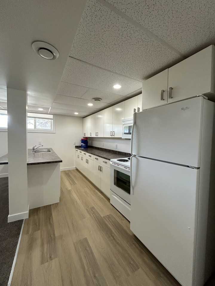 1534 Avenue G N - Photo 5 of 16