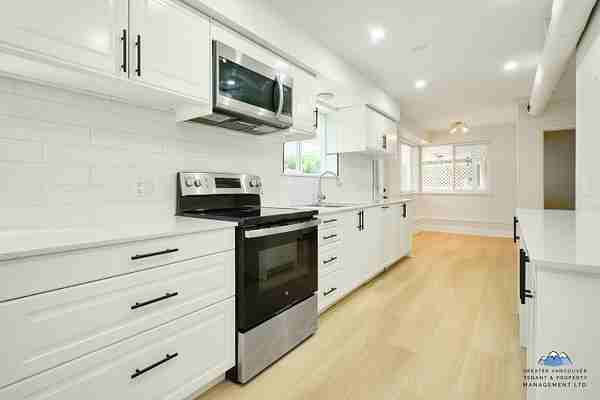 3089 Starlight Way - Photo 2 of 23