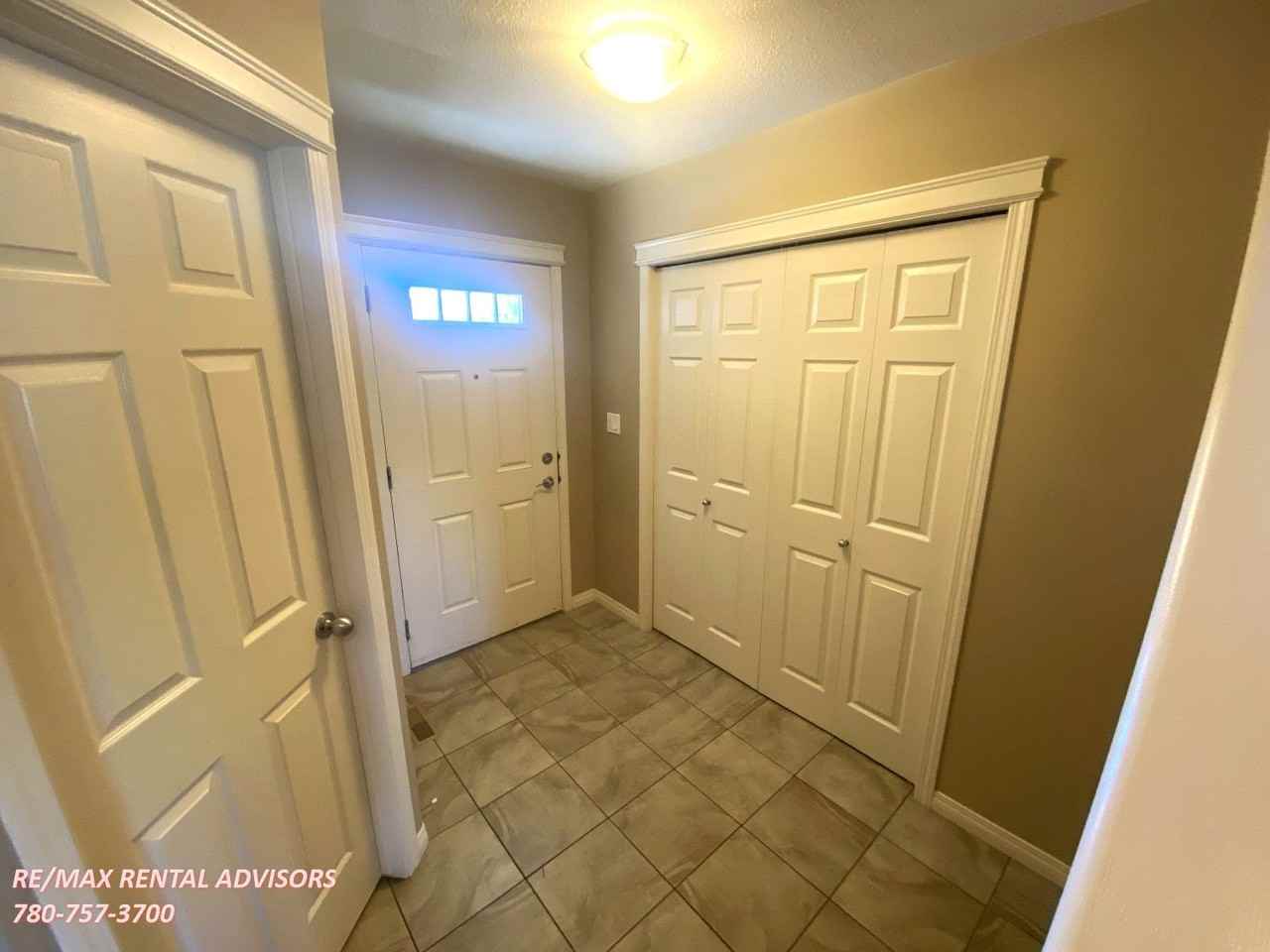 5250 20 Ave Sw - Photo 2 of 27