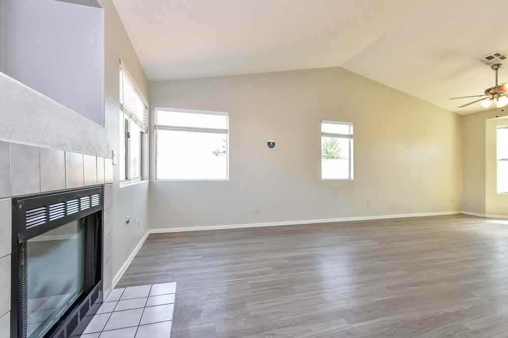 3927 Barker Way - Photo 5 of 16