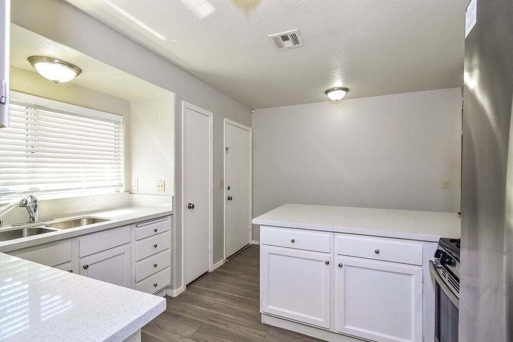 3927 Barker Way - Photo 7 of 16