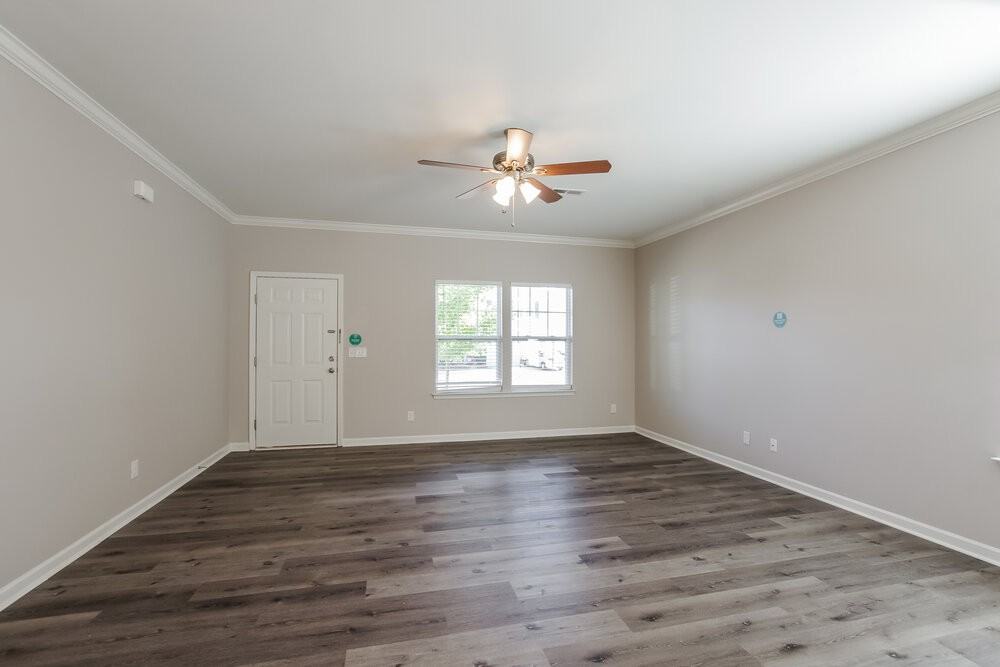 1020 Sapphire Dr - Photo 4 of 17