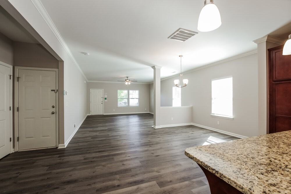 1020 Sapphire Dr - Photo 7 of 17