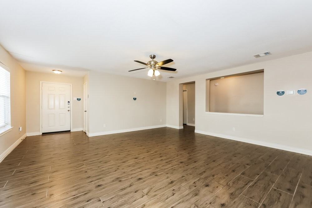 109 Heritage Dr - Photo 3 of 16