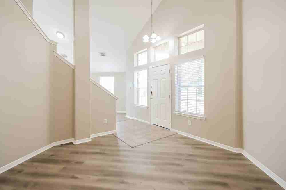 1402 Baychester Ln - Photo 6 of 17