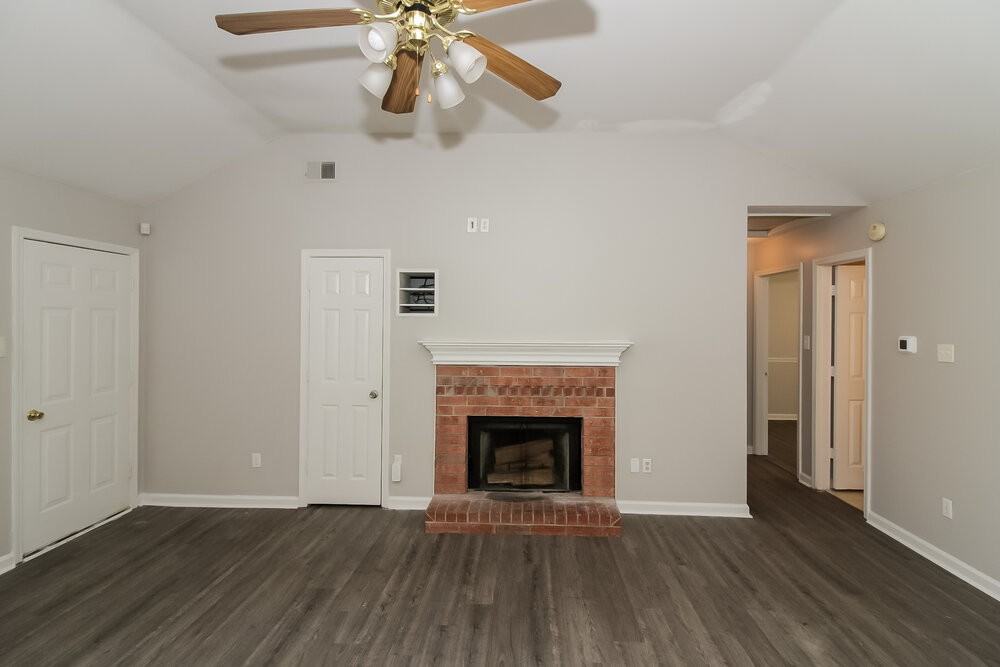 6991 Presmond Rd - Photo 3 of 16
