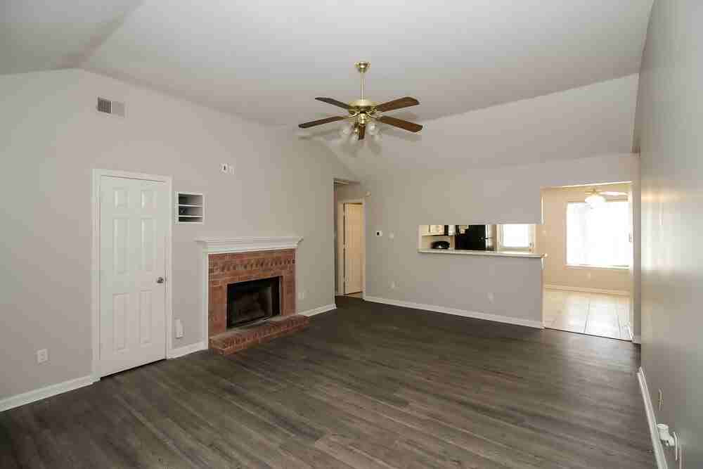 6991 Presmond Rd - Photo 4 of 16
