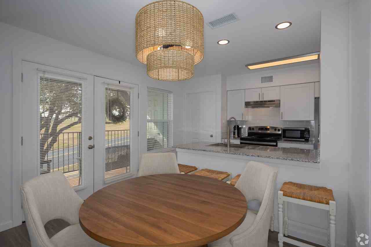 3001 Crystal Springs - Photo 6 of 24