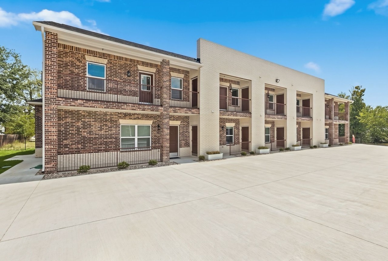 South Campus Apartments-1906 - Photo 2 of 26