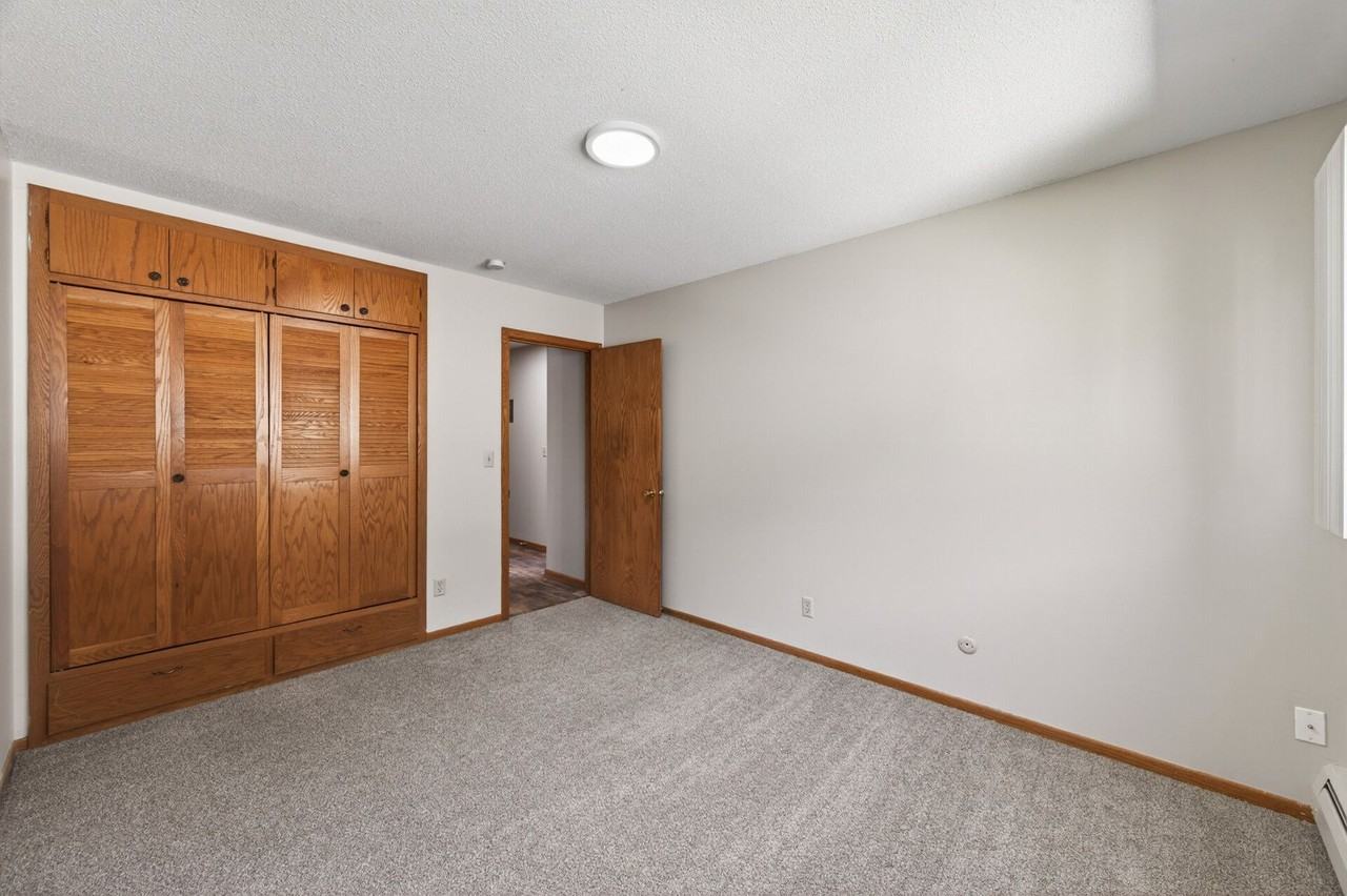 2M Apartments - Photo 6 of 38
