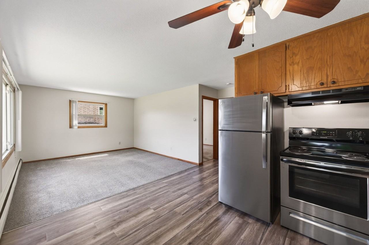 2M Apartments - Photo 7 of 38