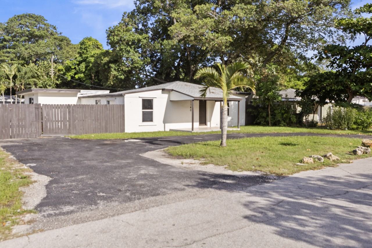 1140 Nw 3rd Ave #1 - Photo 2 of 26