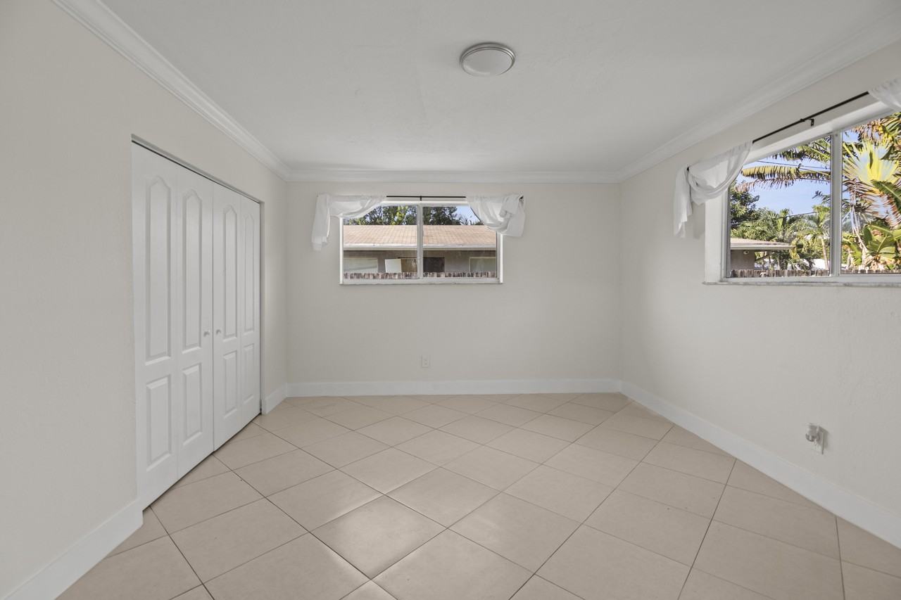 1140 Nw 3rd Ave #1 - Photo 7 of 26