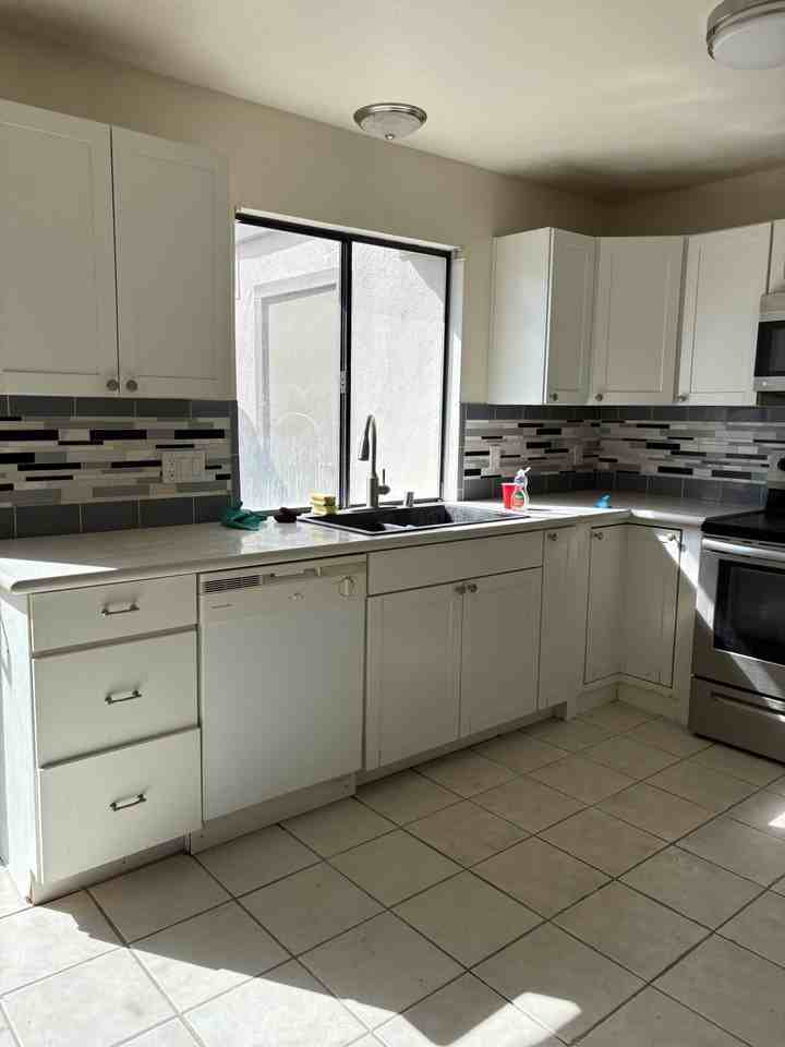 4747 N Woodrow Ave #1 - Photo 2 of 28