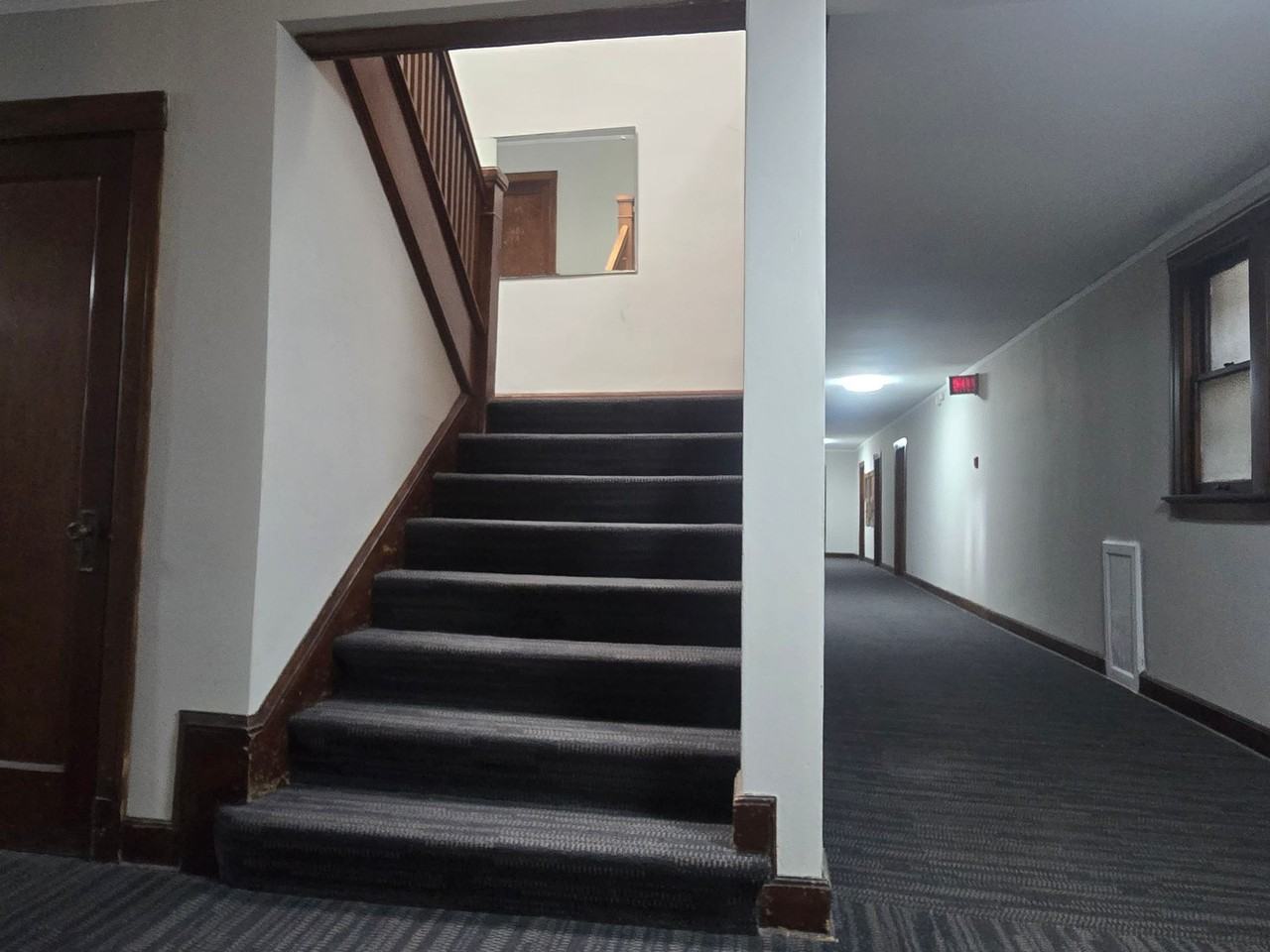 Washington Blvd Fully Renovated 1 - Photo 2 of 10