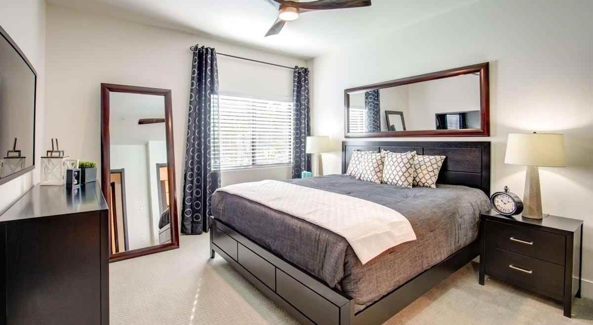 915 Alper Center Dr - Photo 3 of 50