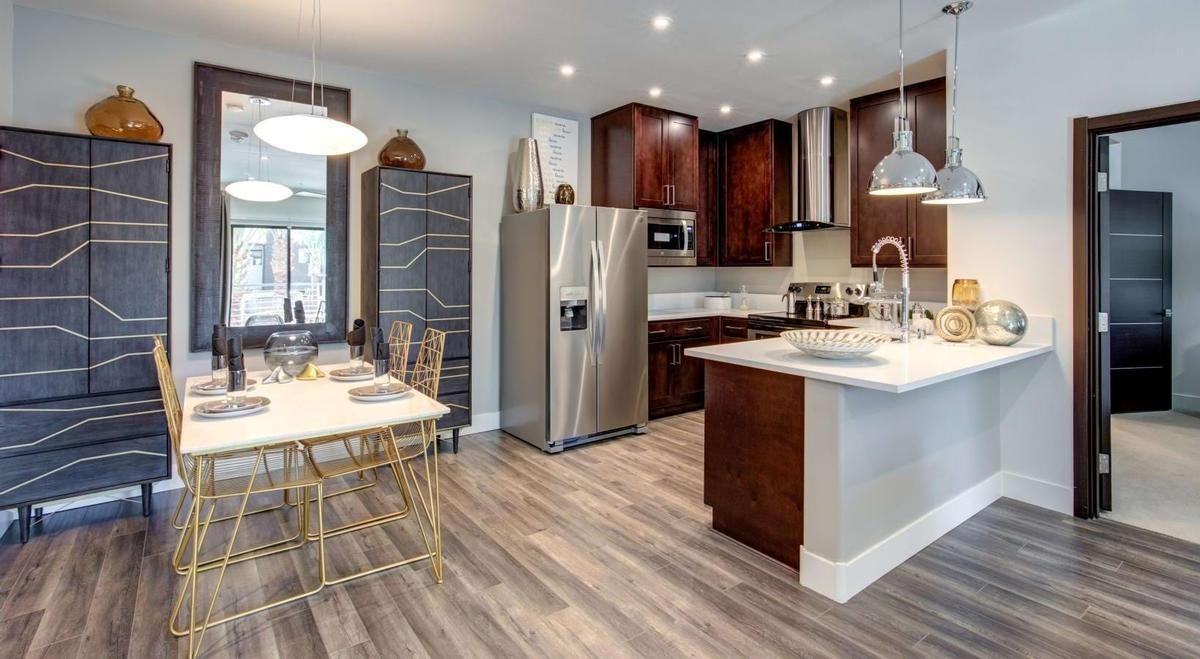 915 Alper Center Dr - Photo 4 of 50