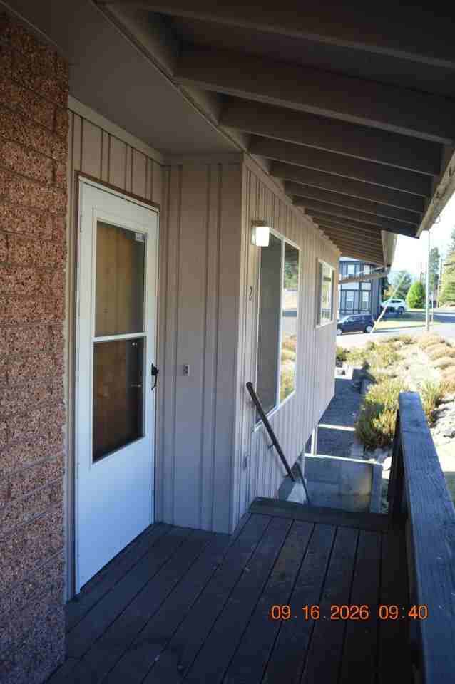 665 Sw Tichenor St #2 - Photo 2 of 16
