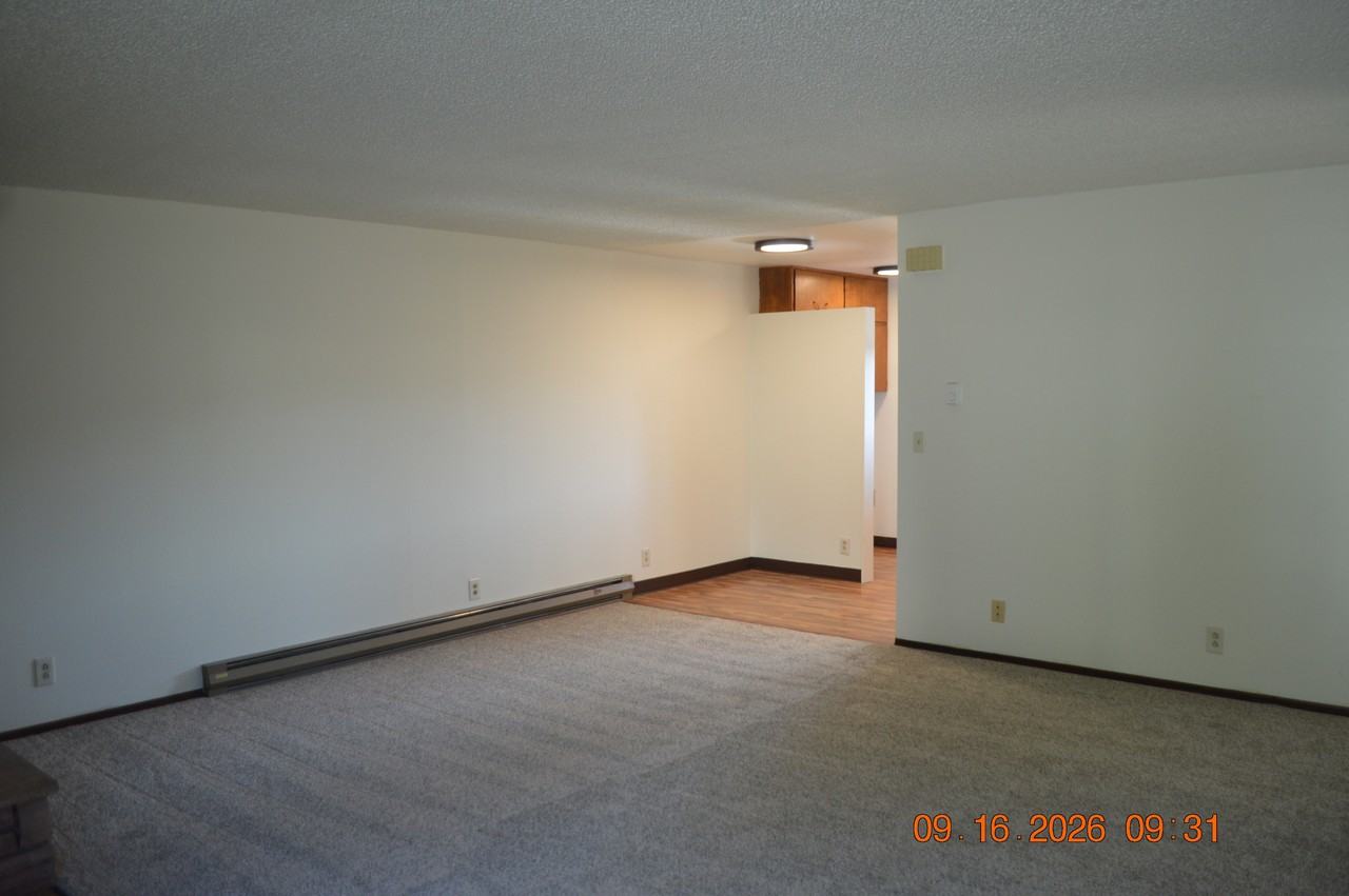 665 Sw Tichenor St #2 - Photo 6 of 16