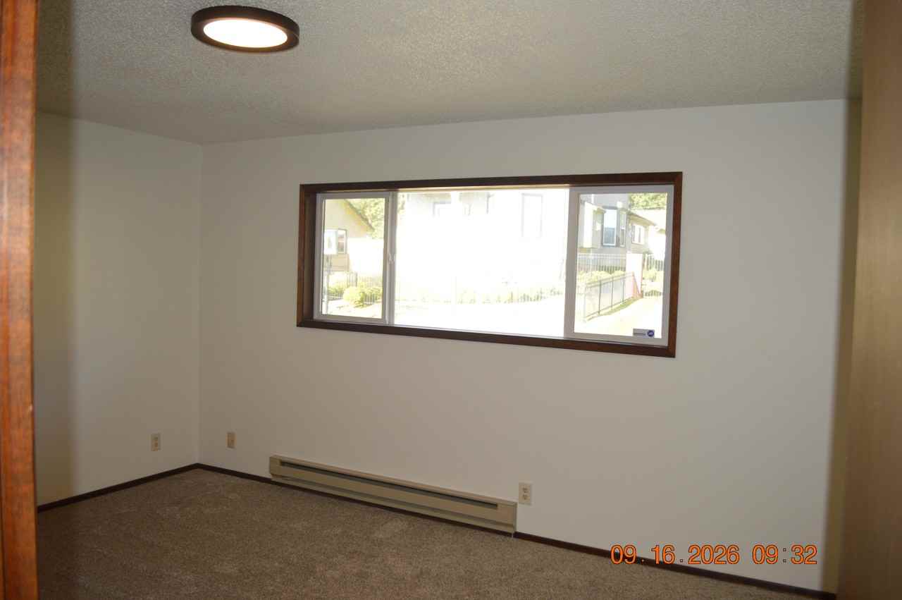 665 Sw Tichenor St #2 - Photo 7 of 16