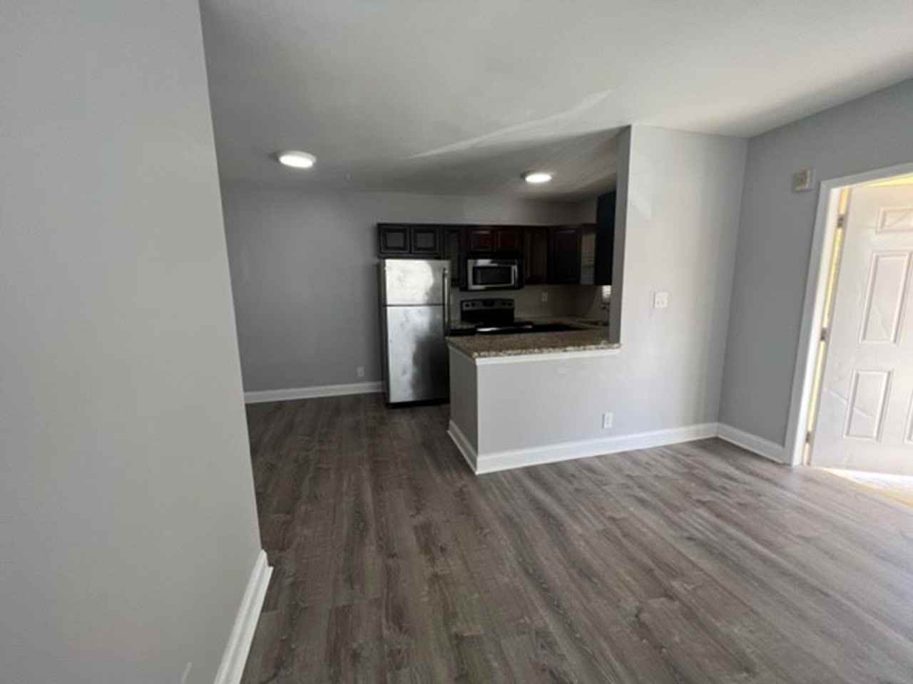 2640 Ivy Apartments LLC - Photo 3 of 11